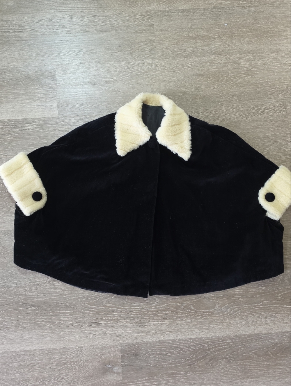 Vintage Black Velvet Capelet Faux Fur Collar 60s Old Hollywood Swing Coat